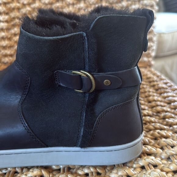 OluKai Genuine Shearling Sneaker Boots 8 1/2 - Picture 9 of 12